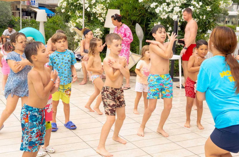 media.ALEXANDER24-12